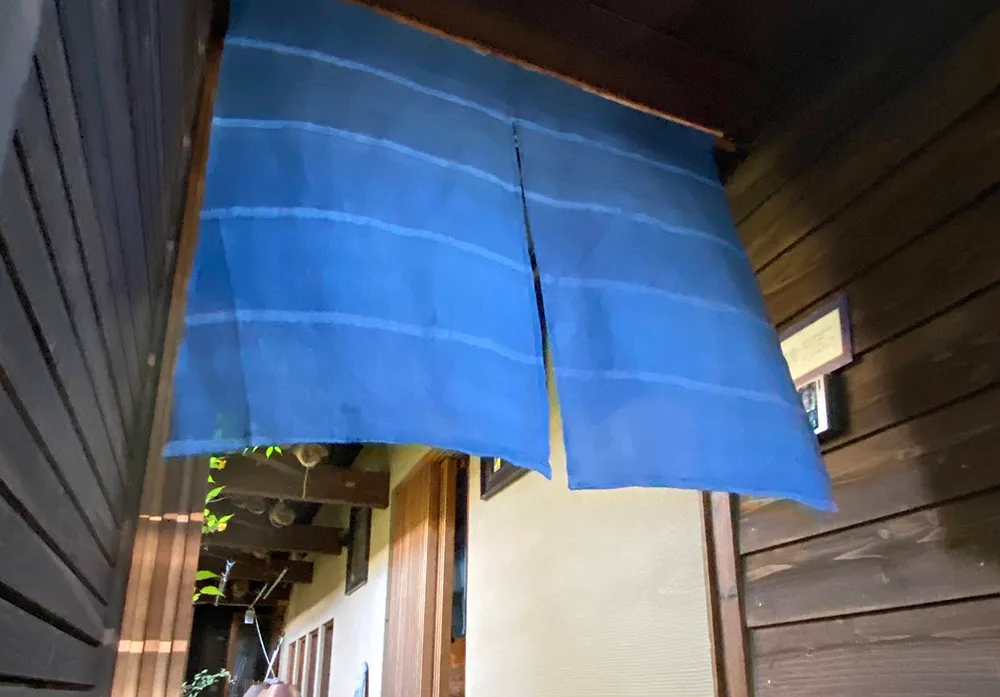 藍染のれんの画像